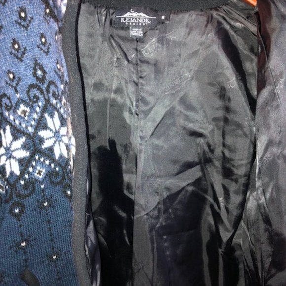 Icelandic Wool Sweater - lined in satin - Picture 2 of 3